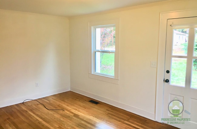 Building Photo - 111 Crane Ave