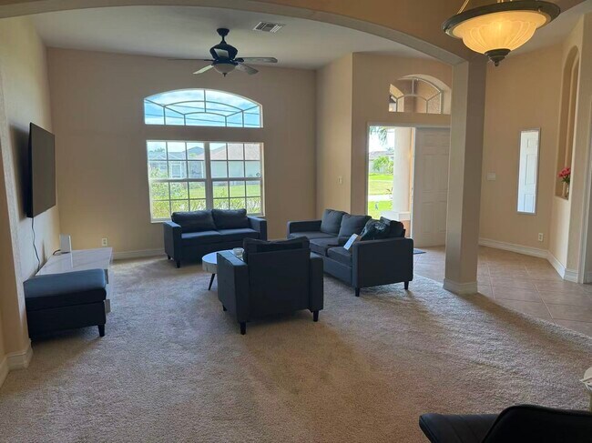 Foto del edificio - 409 SW 8th St