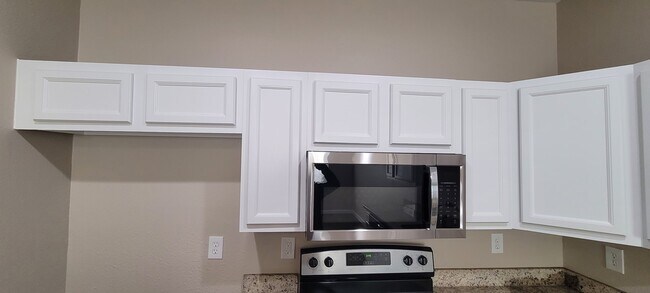 Foto del edificio - 8110 Woodward St