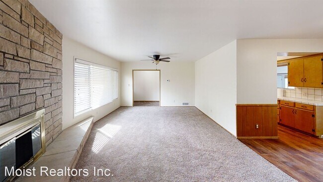 Building Photo - 35868 Wildwood Canyon Rd