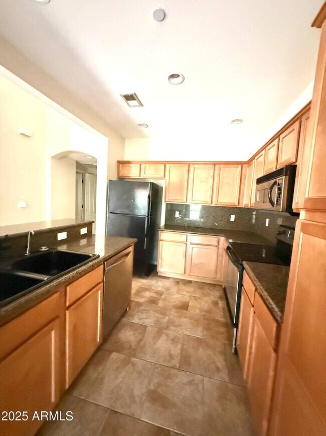 Foto del edificio - 1351 N Pleasant Dr