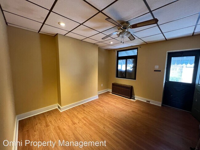Building Photo - 2 br, 1.5 bath House - 5329 Holmes St.