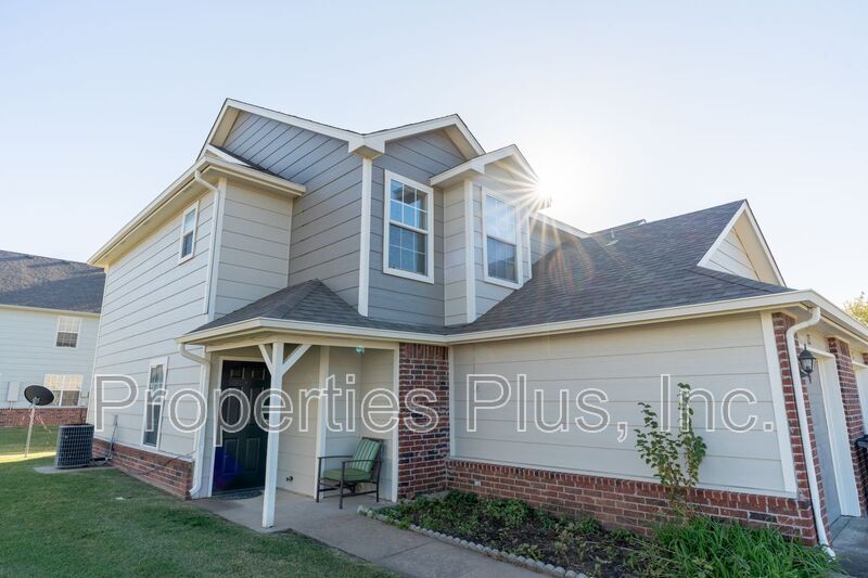 949 River Crossing, Catoosa, OK 74015 House Rental in Catoosa, OK
