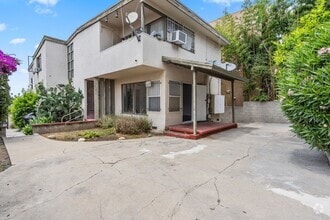 Building Photo - 1142 Serrano Ave
