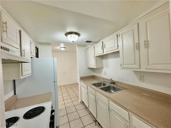 Building Photo - 3616 Kolendo Ct