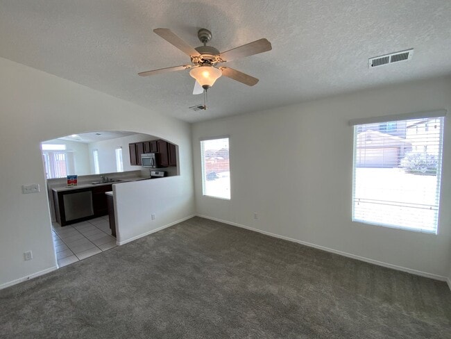 Building Photo - 3 Bedroom Single Story Home Available Near...