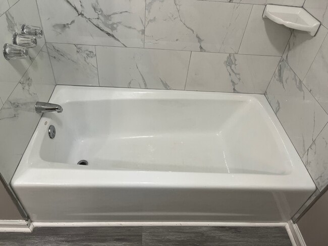 Building Photo - 4495 Ridge Rd