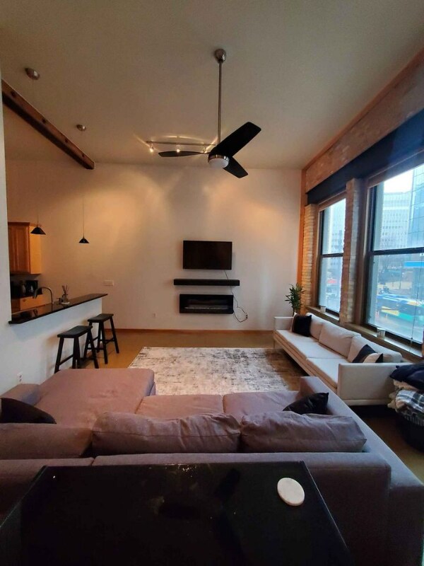 Foto del edificio - 773 N Water St