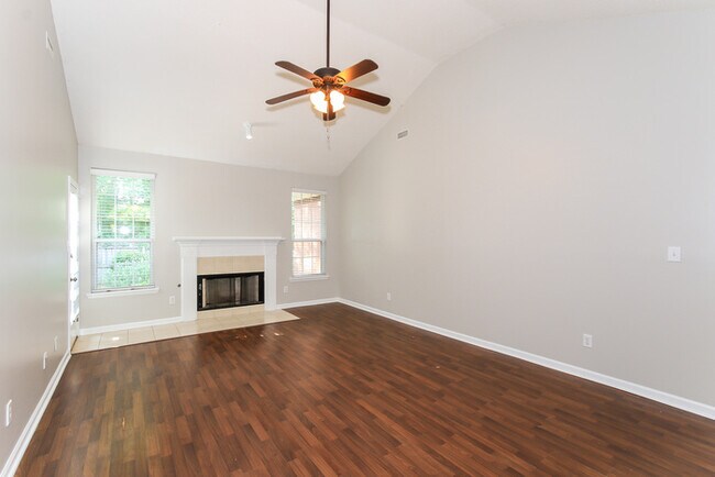 Foto del edificio - 1182 Branchwood Trail