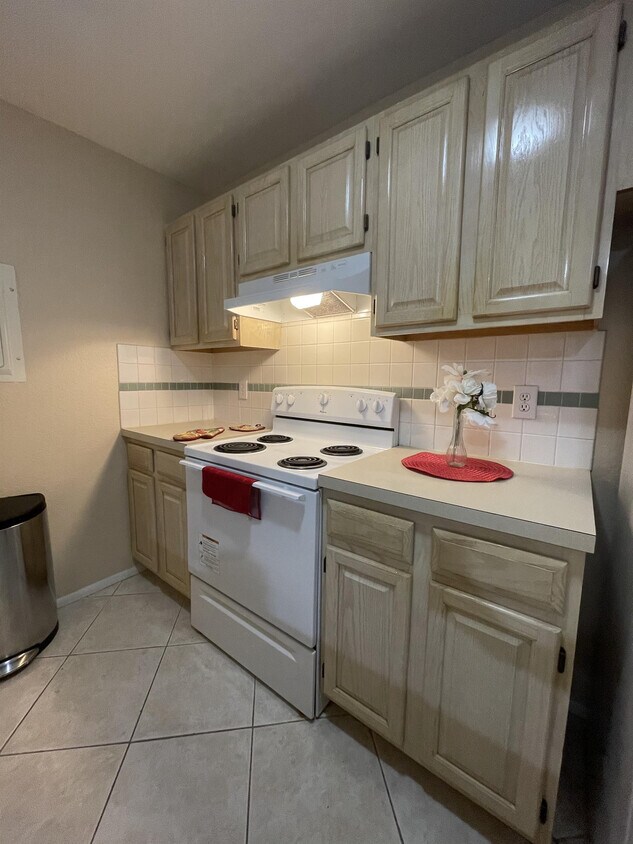 Primary Photo - 1805 Palm Cove Blvd