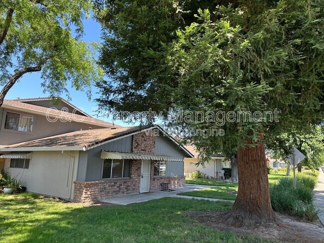 Foto del edificio - 4513 Greenholme Dr