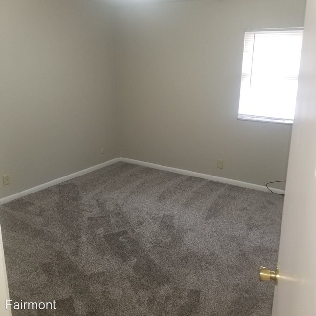 Building Photo - 4982 Tippecanoe Dr