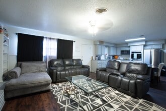 Building Photo - 5426 9th St