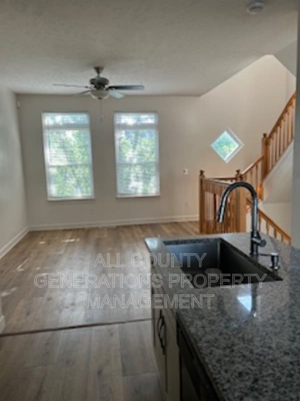 Building Photo - 3684 E 65th St