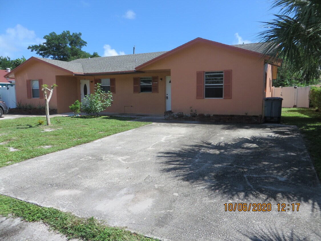 Primary Photo - 7842 Overlook Rd