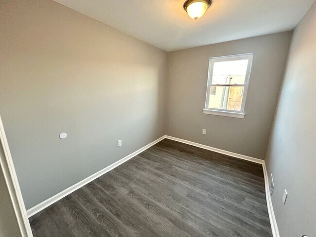 Foto del edificio - Anika Homes 3 Bedroom