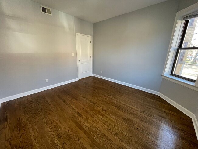 Foto del edificio - 3219 W Balmoral Ave