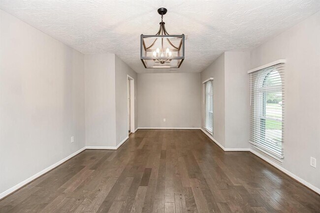 Building Photo - 7923 Dawnridge Dr