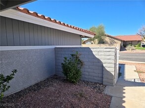 Building Photo - 1405 Termas
