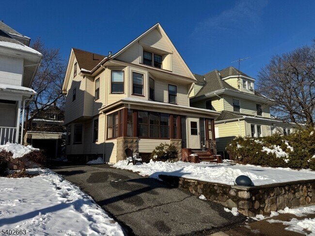 Foto del edificio - 4 Claremont Pl