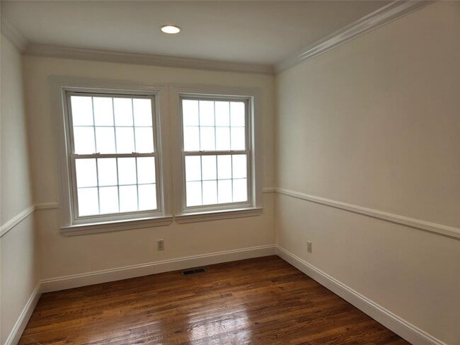 Foto del edificio - 63 Dunwood Rd
