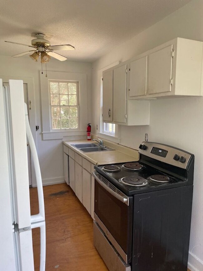 Photo - 4 Bed 2 Bath House