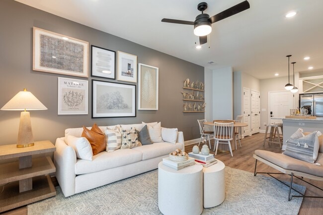 Building Photo - Hawthorne at Summerville