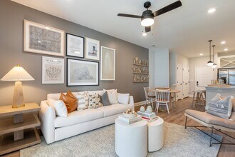 Building Photo - Hawthorne at Summerville