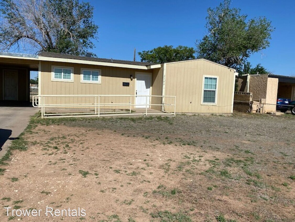 Primary Photo - 3 br, 1 bath House - 3704 HOLLEY