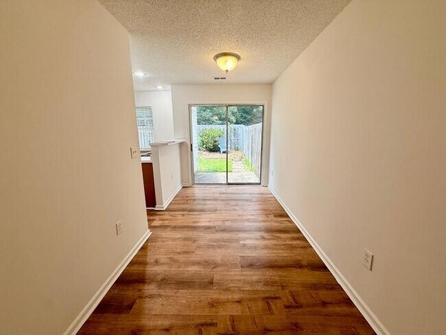 Foto del edificio - 15536 Asterwind Ct