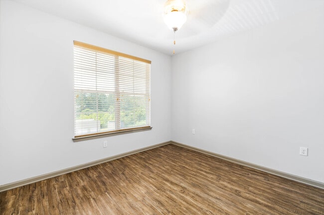 Building Photo - Lofts At Bass