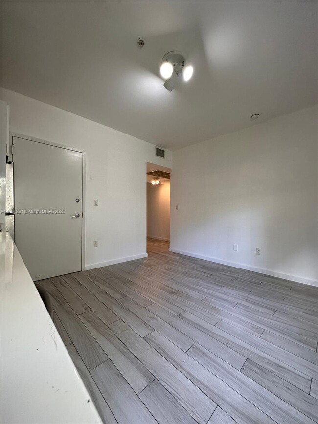Building Photo - 1450 Meridian Ave