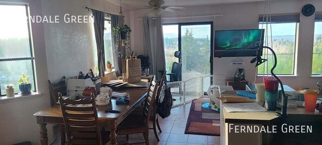 Building Photo - Private Owner - 3 Bed/2 Bath Home with Oce...