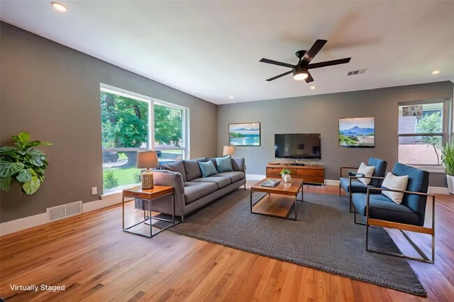 Photo - 11027 Genetta Dr House