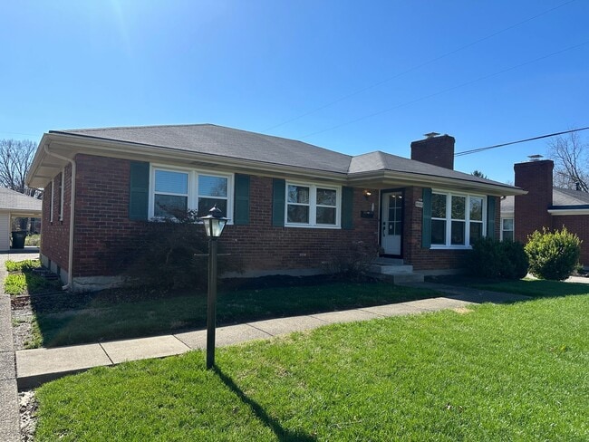 Photo - 3 bedroom/1.5 bath w/basement in Woodlawn Park. Available mid June House