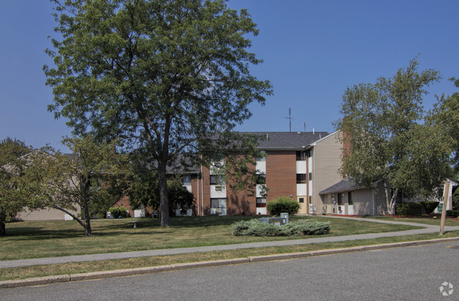 Building Photo - Hadley West Apartments