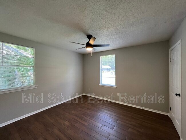 Foto del edificio - 4783 Bluff Wood Cove