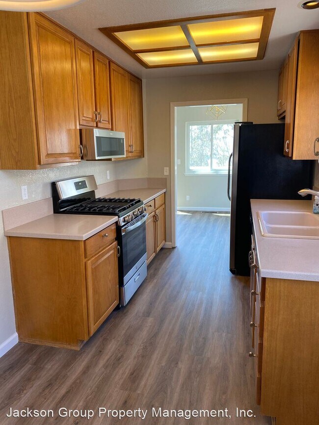 Building Photo - 3 br, 2.5 bath House - 212 Carnelian Road