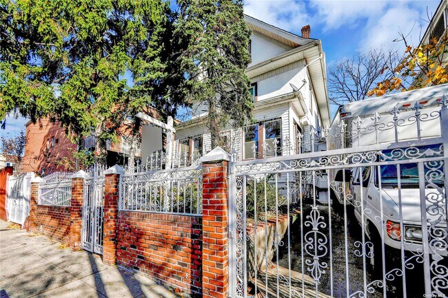 Foto del edificio - 85-19 164th St