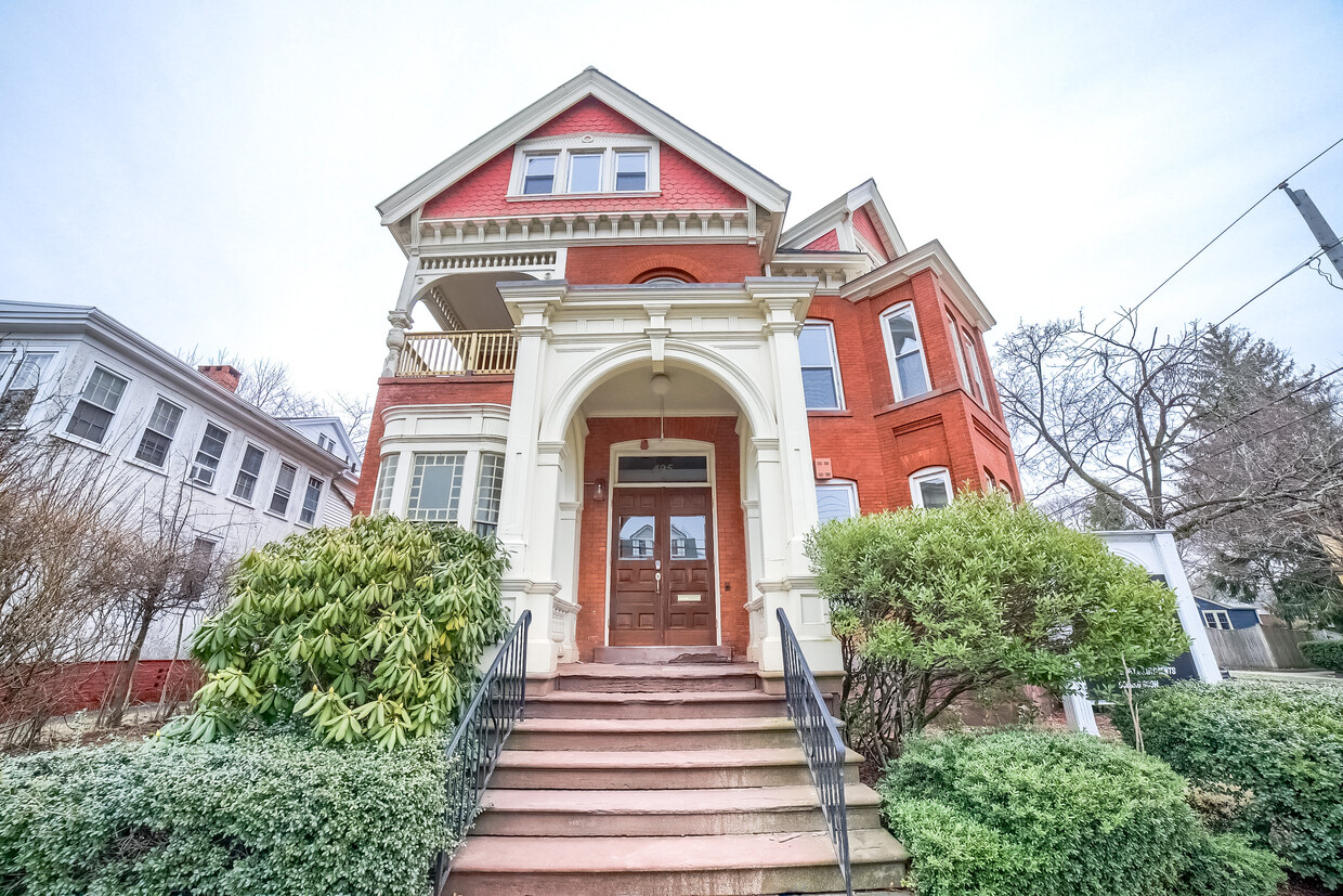 Primary Photo - 495 Orange St