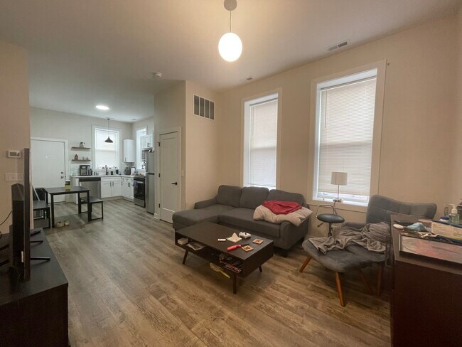 Foto del edificio - 3203 W Armitage Ave