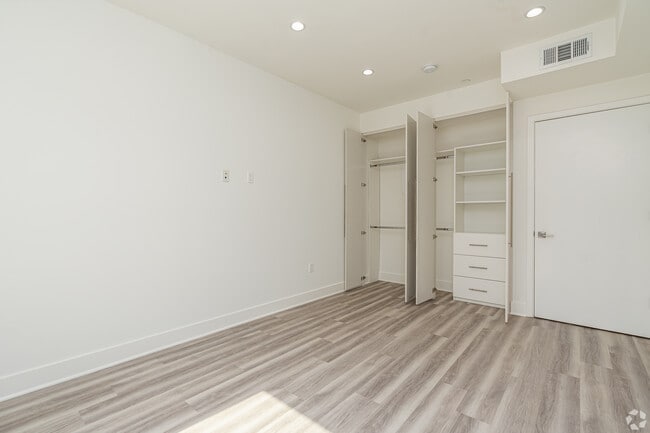 Building Photo - The Luxe Residential