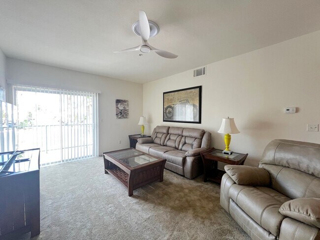 Building Photo - 3550 Bay Sands Dr