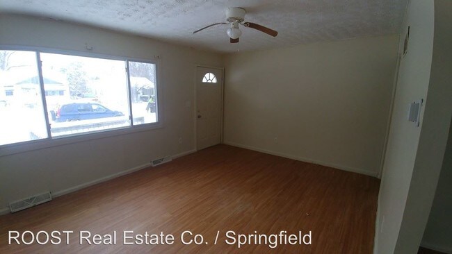 Building Photo - 2 br, 1 bath House - 1063 Russell Ave