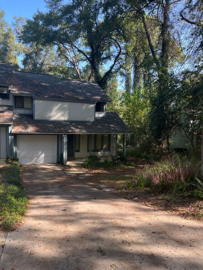 Building Photo - Large 2BD/ 2BTH with loft-Great Location