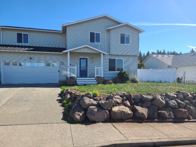 Building Photo - 128 Silverdust Dr