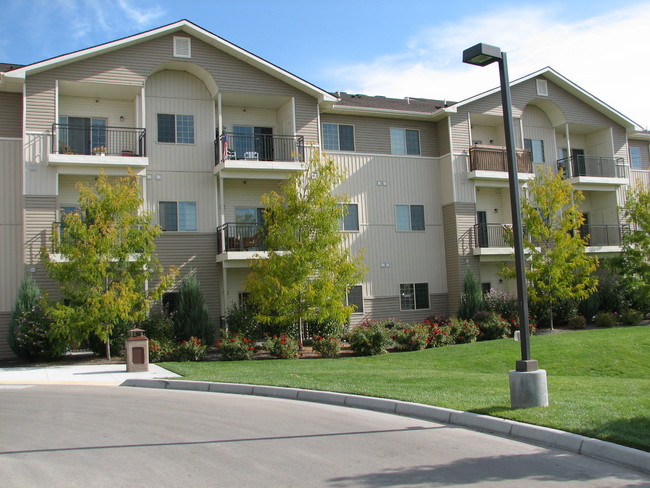 Building Photo - Vineyard Suites At Indian Creek