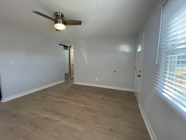 Building Photo - Three Bedroom Home in Portage