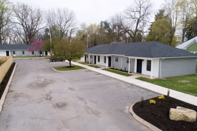Primary Photo - 208 S High St