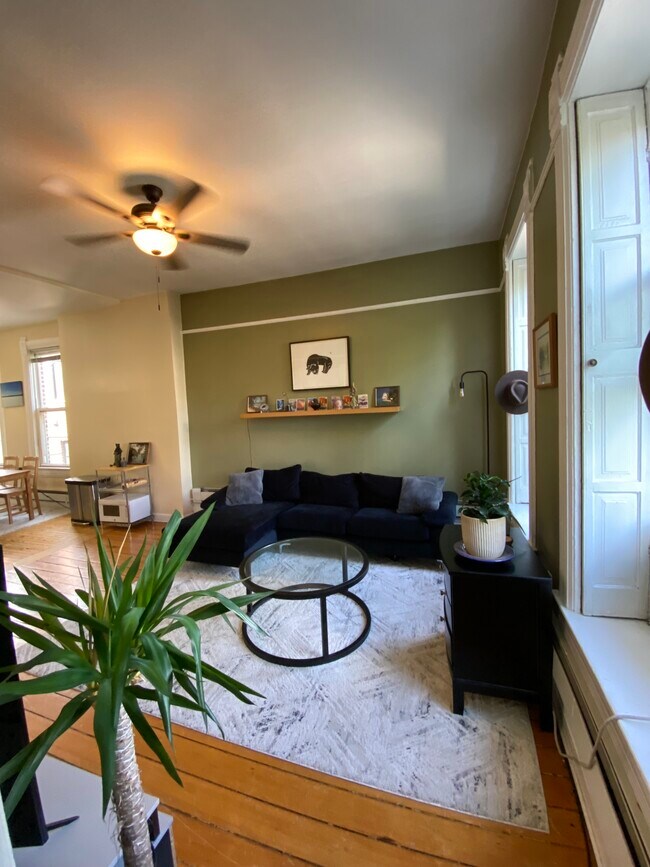 Foto del edificio - 2043 W Crystal St